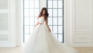 Пышная свадьба – плюсы и минусы Какие аксессуары дополнят пышное платье